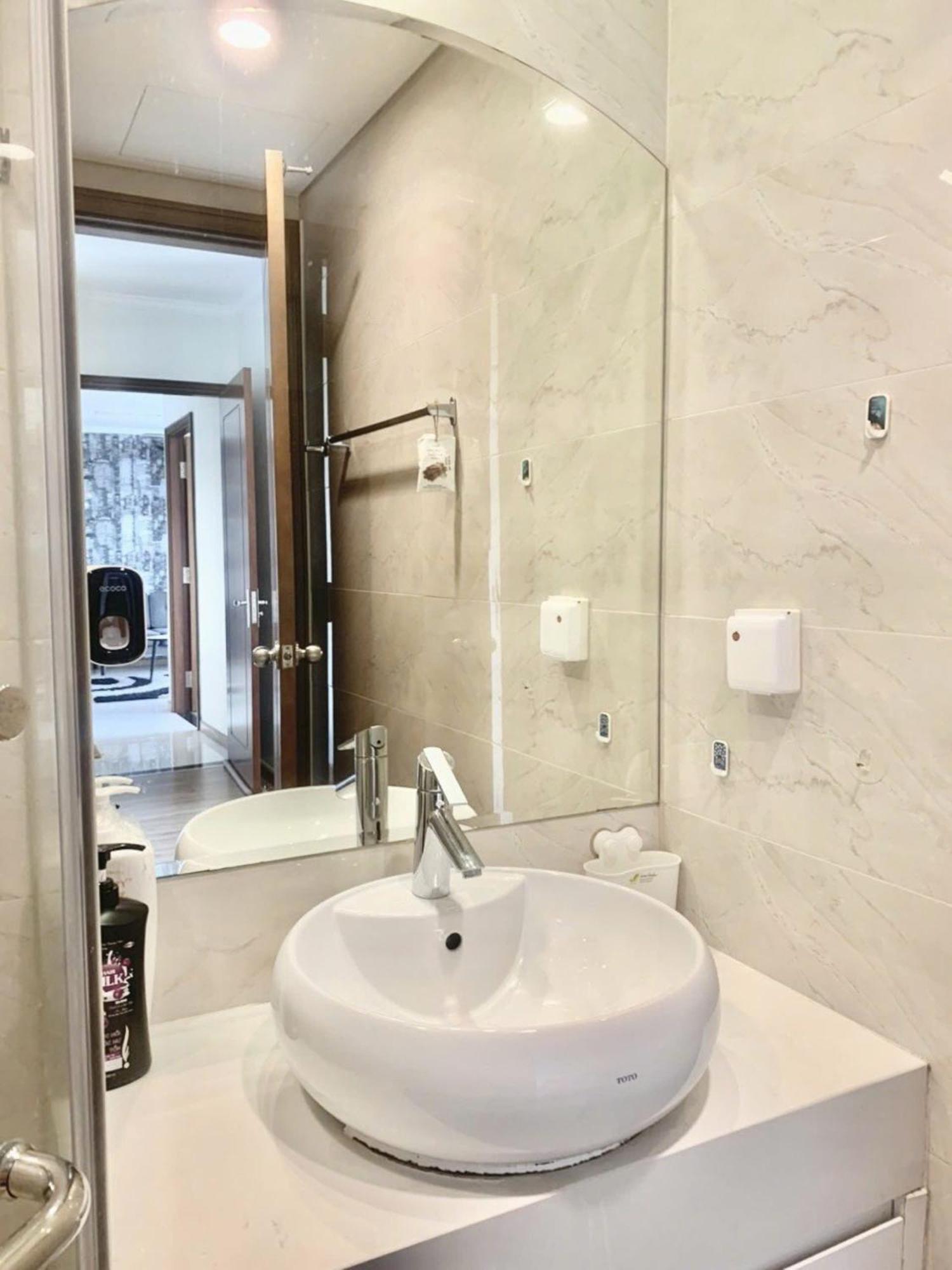 Mott Haven - Vinhomes Park, Landmark 81 Area & Ice Rink Apartment Ho Chi Minh City